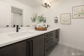 Main Bathroom upstairs