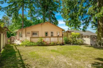 Birch Bay Cottage with partially finished daylight basement