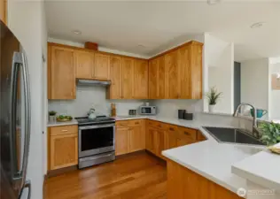 Updated kitchen with new quartz countertops