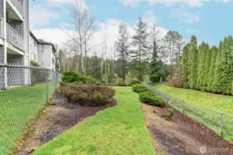 Green space right behind unit