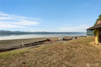 A remarkable stretch of waterfront provides the ideal backdrop for beach walks, paddleboarding, kayaking, and sunset evenings.