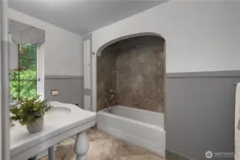 2nd Fl Hall Ba - Simple, timeless, and impeccably maintained, this bath continues the home’s tradition of thoughtful care and quality.