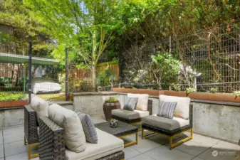 Beautiful entertaining areas in the private garden