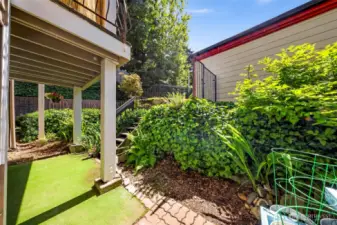 There is easy access to the free laundry facilities and large community fenced-in lawn (located behind the beige building). Pets are allowed!