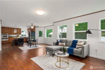 Bright & open floorplan is great for entertaining