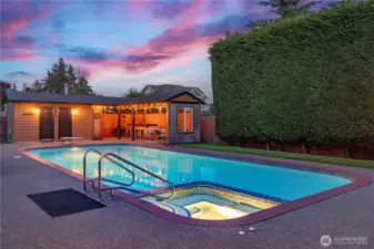 Enjoy 4th of July fireworks right from your pool & hot tub