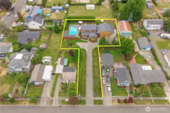 Long driveway provides privacy & lots of guest parking