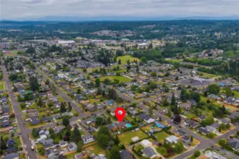 Walking distance to everything downtown Puyallup has to offer!