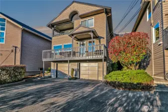 Perched on the hill, only four condos make up this small enclave located in the Mt. Baker neighborhood.