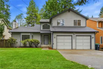 Don't miss this move-in ready Seattle gem on a peaceful, large lot! 2-car Garage+ additional parking spaces