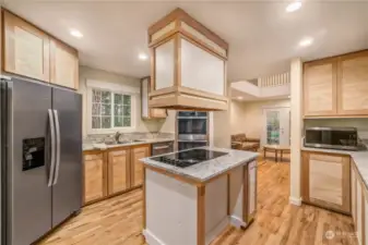 Nice big kitchen with island cook top and a double oven so you can have all the Family for the holidays here!
