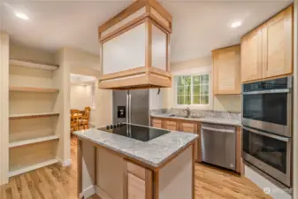 Plenty of space for all your kitchen goods right here!