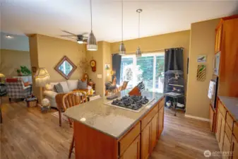 Eat-in Kitchen