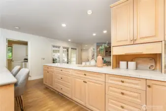 Large entertaining kitchen