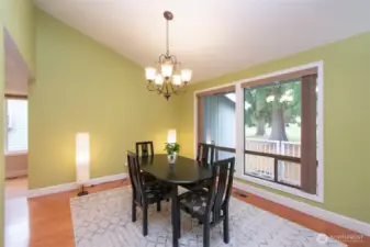 Dining Room Overlook the Golf Course