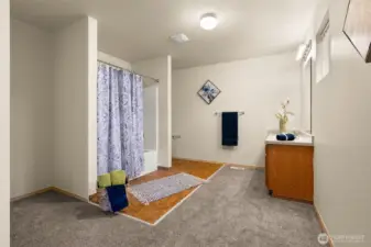 Spacious Primary Bath with 2nd walk-in closet