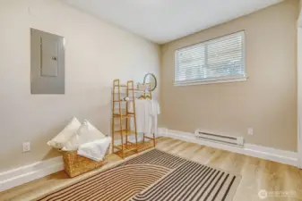 5th bonus room with laundry - Office, bedroom, den, play room, etc