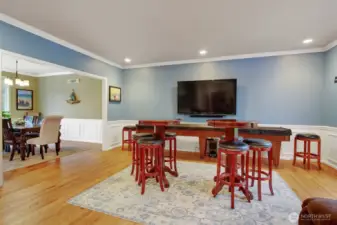 Livingroom / dining room.