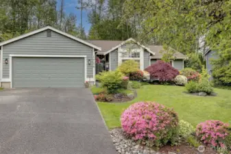 Picture perfect.. Welcome Home!