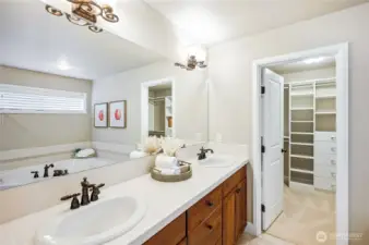 Experience the elegance of personalized California Closets systems tailored to you.
