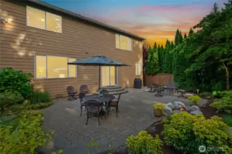 Built-in firepit for memorable evenings.