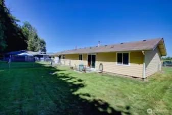 Fenced Yard (Unit A)