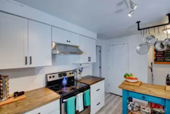Tastefully updated kitchen (Unit B)