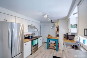 Kitchen (Unit B)