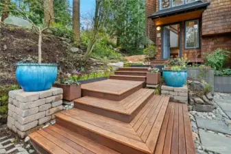 Gorgeous NW style approach to the entry.