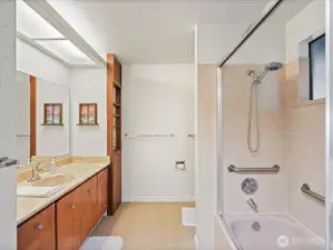 Primary bath