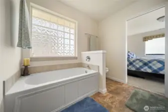 Primary soaking tub