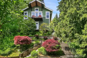 Guest cottage with 2 car garage and laundry area.