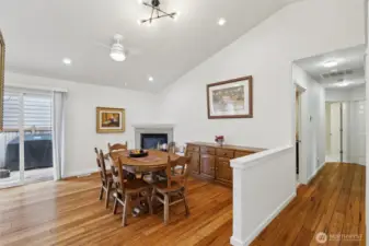Dining Room Picture #1