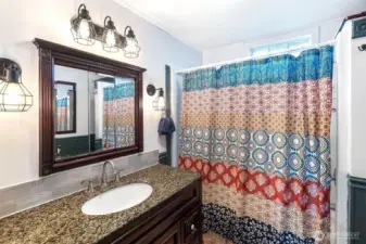 Main level full bath