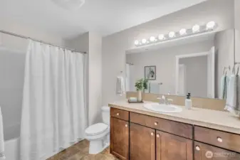 Upstairs full bath