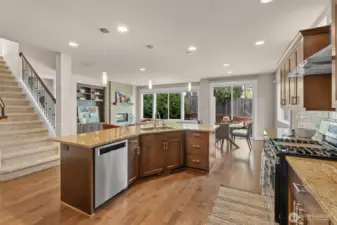 Kitchen with large island