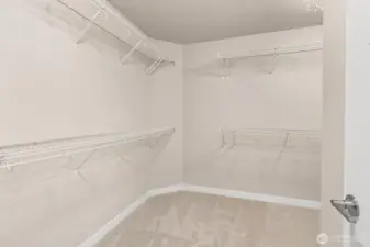 Primary walk-in-closet