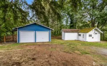 2 car garage and an extra outbuilding.