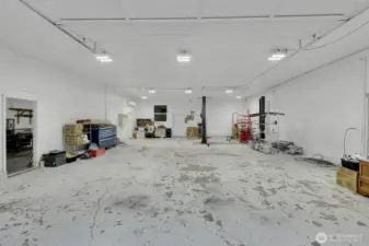 Two hydraulic lifts make this a mechanic or hobbyist’s dream!