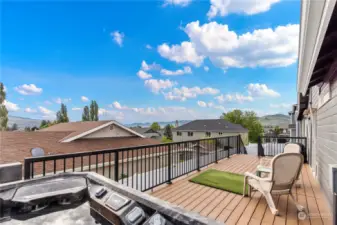 1917 Pensione Place in Western Heights. Enjoy beautiful mountain & city views!