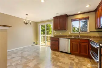 large eat in kitchen