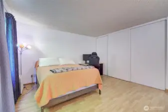 3rd bed with large closets