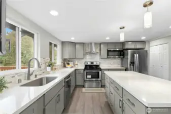 Release your inner Chef! Updated with large island design.