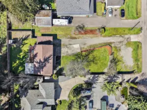 Large lot - full of possibilities!