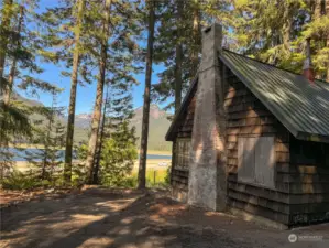 Rustic cabin overlooking the lake