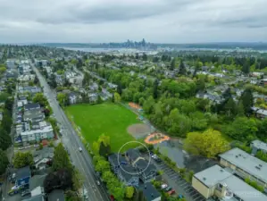 Great location, close to amenities. Favorable commute to downtown.
