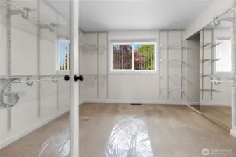 Upper primary HUGE walk in closet