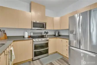 All appliances stay!