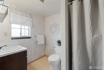 Primary 3/4 bath