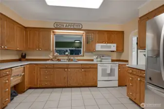 ample storage